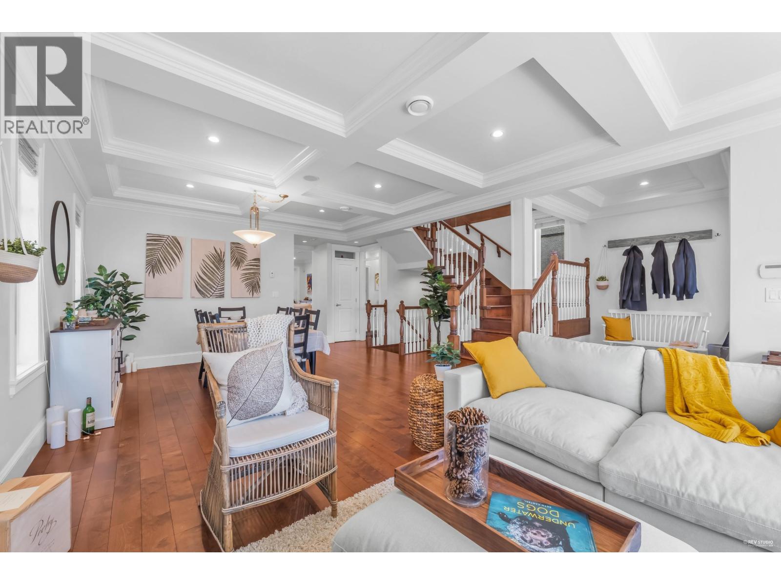 338 W 17TH STREET, North Vancouver