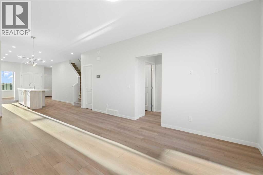 Single Family House for Sale in  Annette Landing NW Glacier Ridge Calgary 