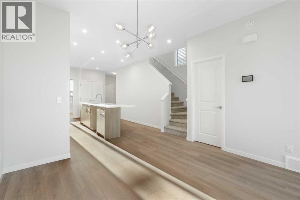 Single Family House for Sale in  Annette Landing NW Glacier Ridge Calgary 