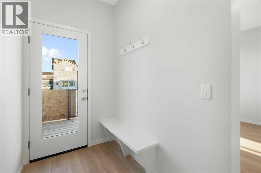 Single Family House for Sale in  Annette Landing NW Glacier Ridge Calgary 