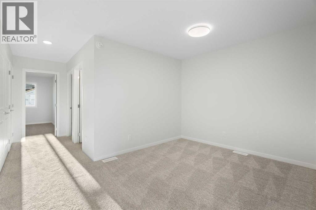 Single Family House for Sale in  Annette Landing NW Glacier Ridge Calgary 