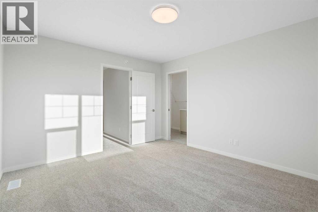 Single Family House for Sale in  Annette Landing NW Glacier Ridge Calgary 