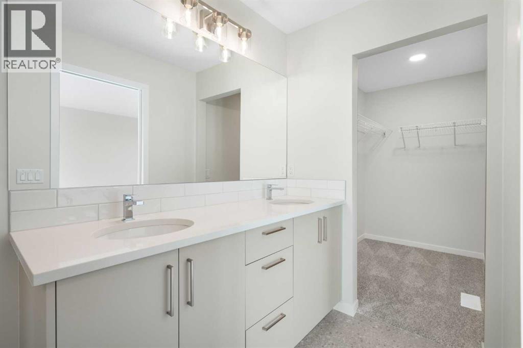 Single Family House for Sale in  Annette Landing NW Glacier Ridge Calgary 