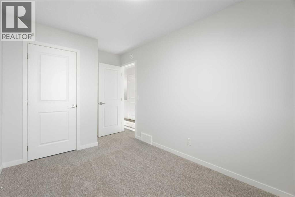 Single Family House for Sale in  Annette Landing NW Glacier Ridge Calgary 