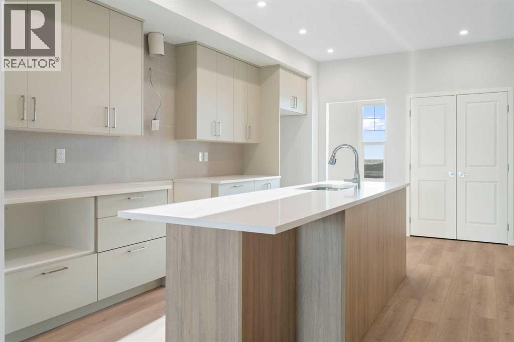 Single Family House for Sale in  Annette Landing NW Glacier Ridge Calgary 