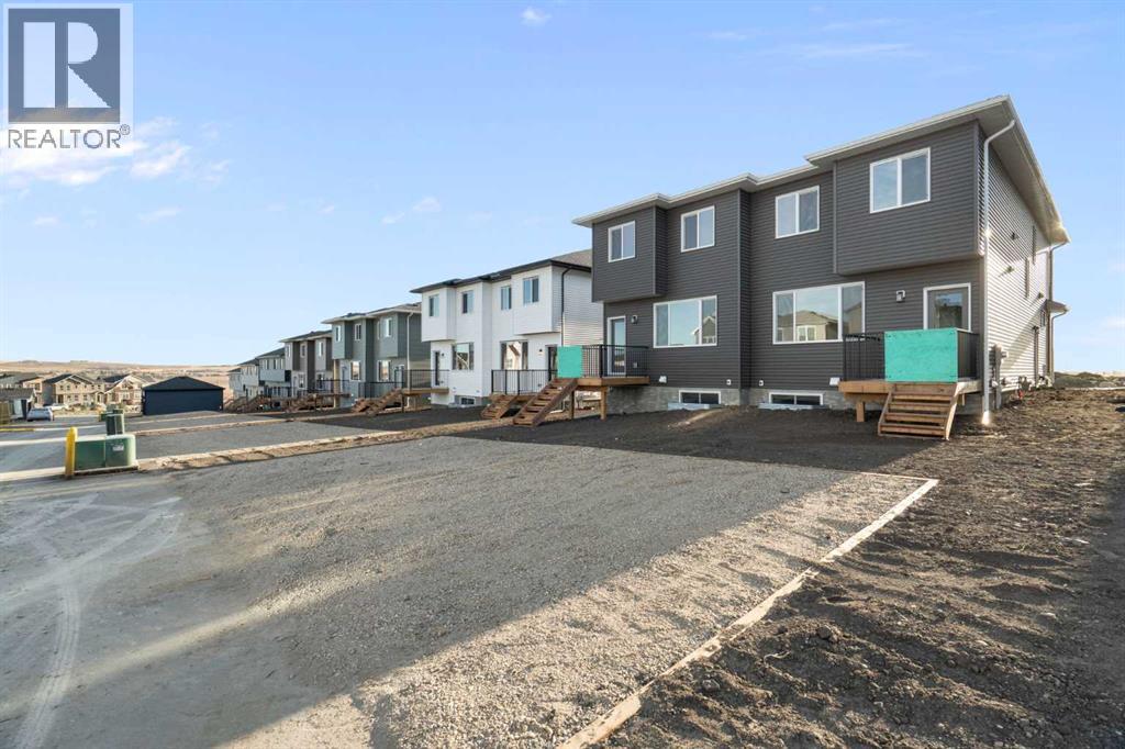 Single Family House for Sale in  Annette Landing NW Glacier Ridge Calgary 