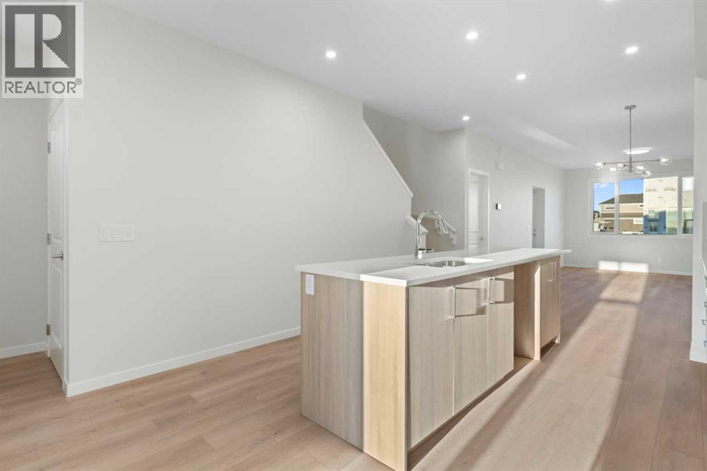 Single Family House for Sale in  Annette Landing NW Glacier Ridge Calgary 