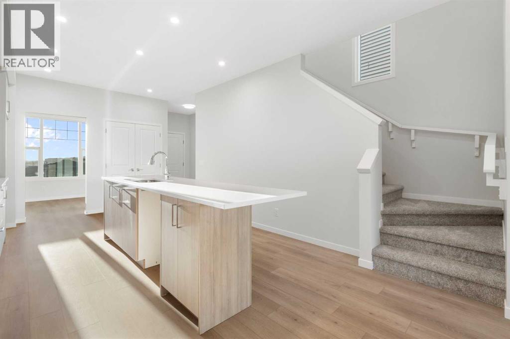 Single Family House for Sale in  Annette Landing NW Glacier Ridge Calgary 