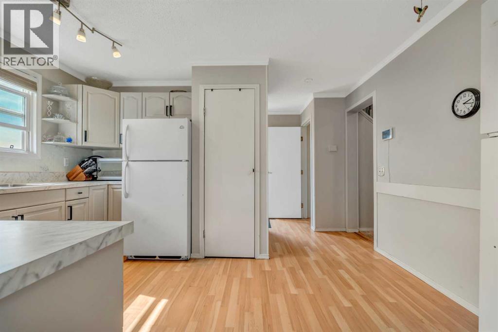 Single Family House for Sale in  Rundlehorn Drive NE Rundle Calgary 