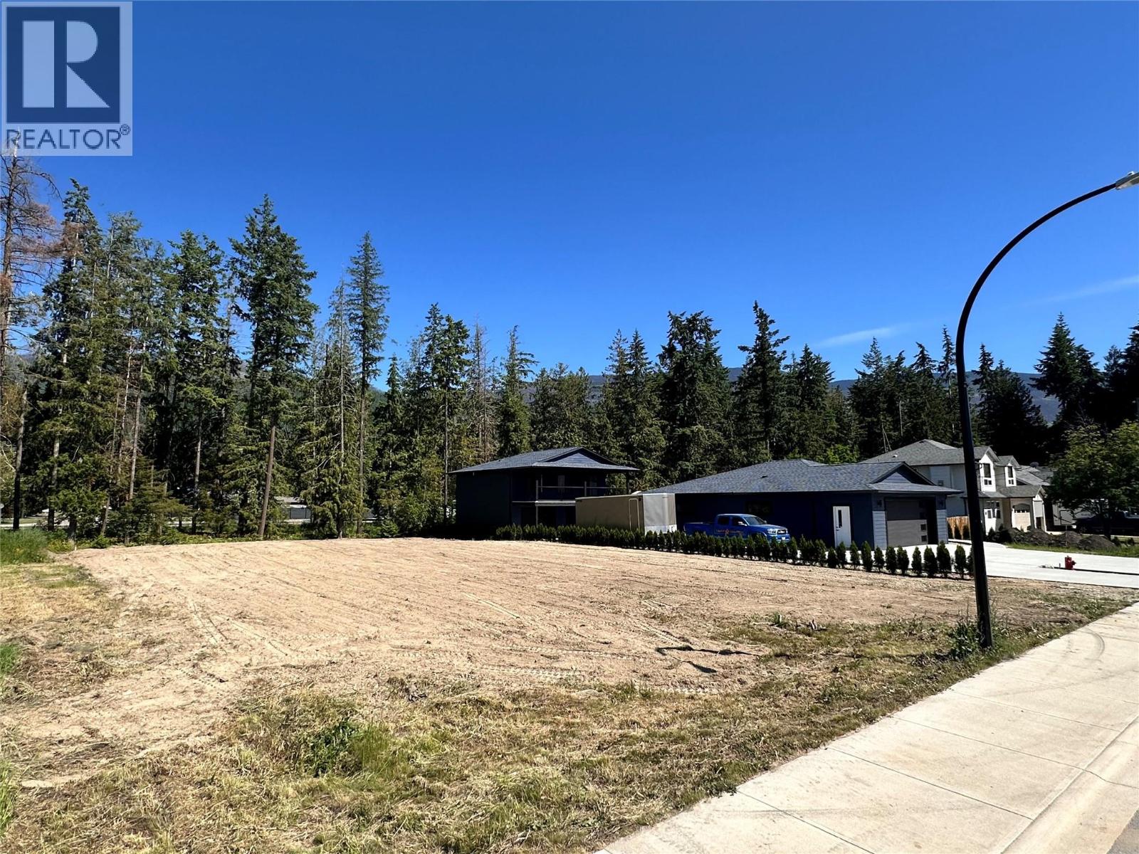 817 Hemlock Crescent South, Sicamous