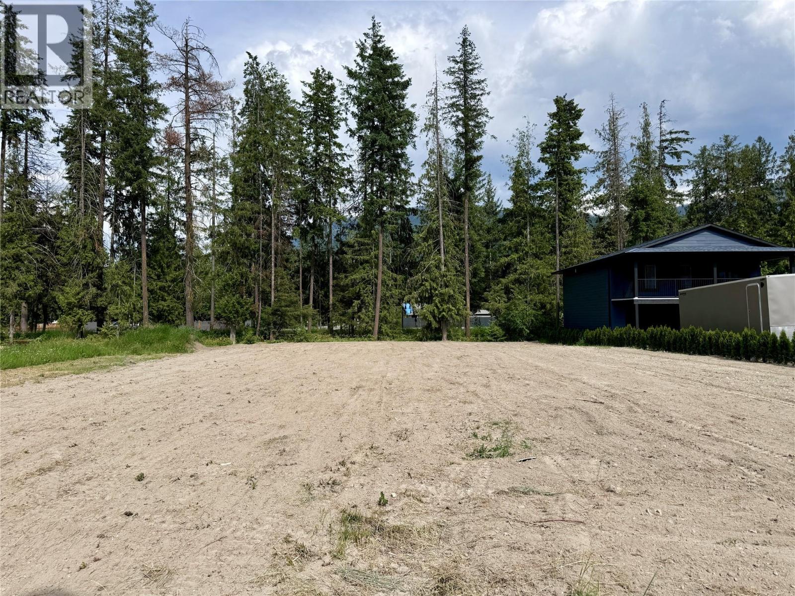 817 Hemlock Crescent South, Sicamous