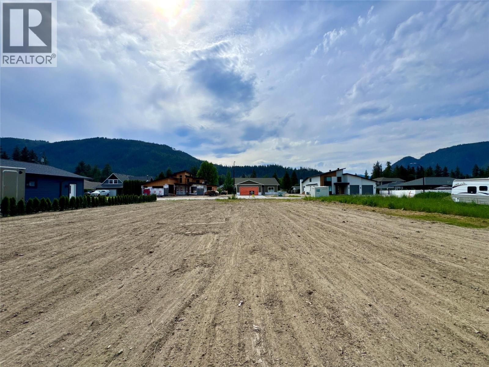 817 Hemlock Crescent South, Sicamous
