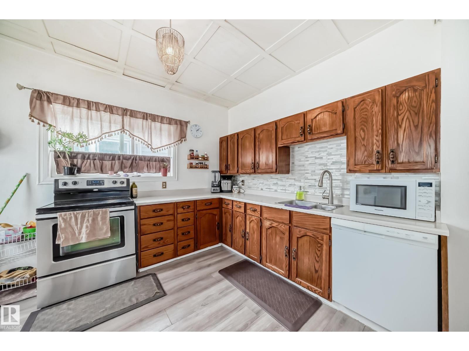 Single Family House for Sale in   ST NW Edmonton 