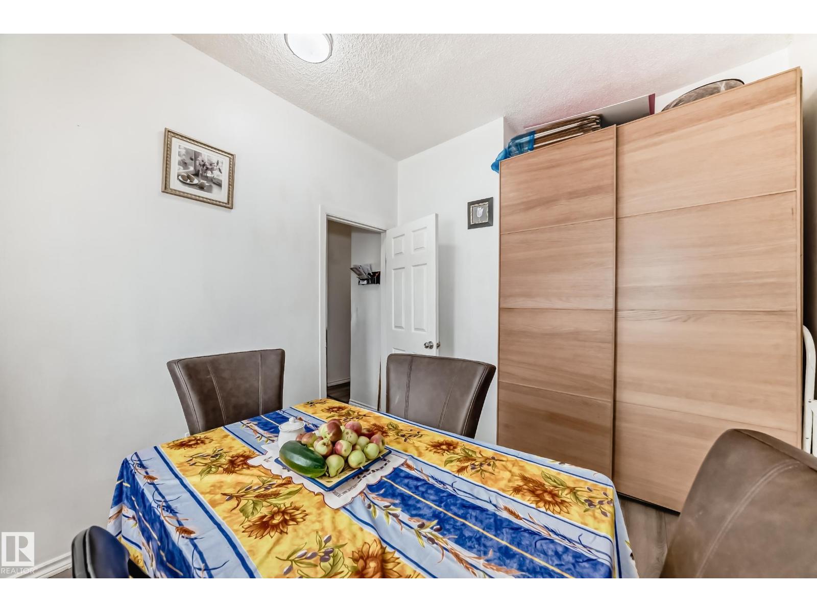 Single Family House for Sale in   ST NW Edmonton 