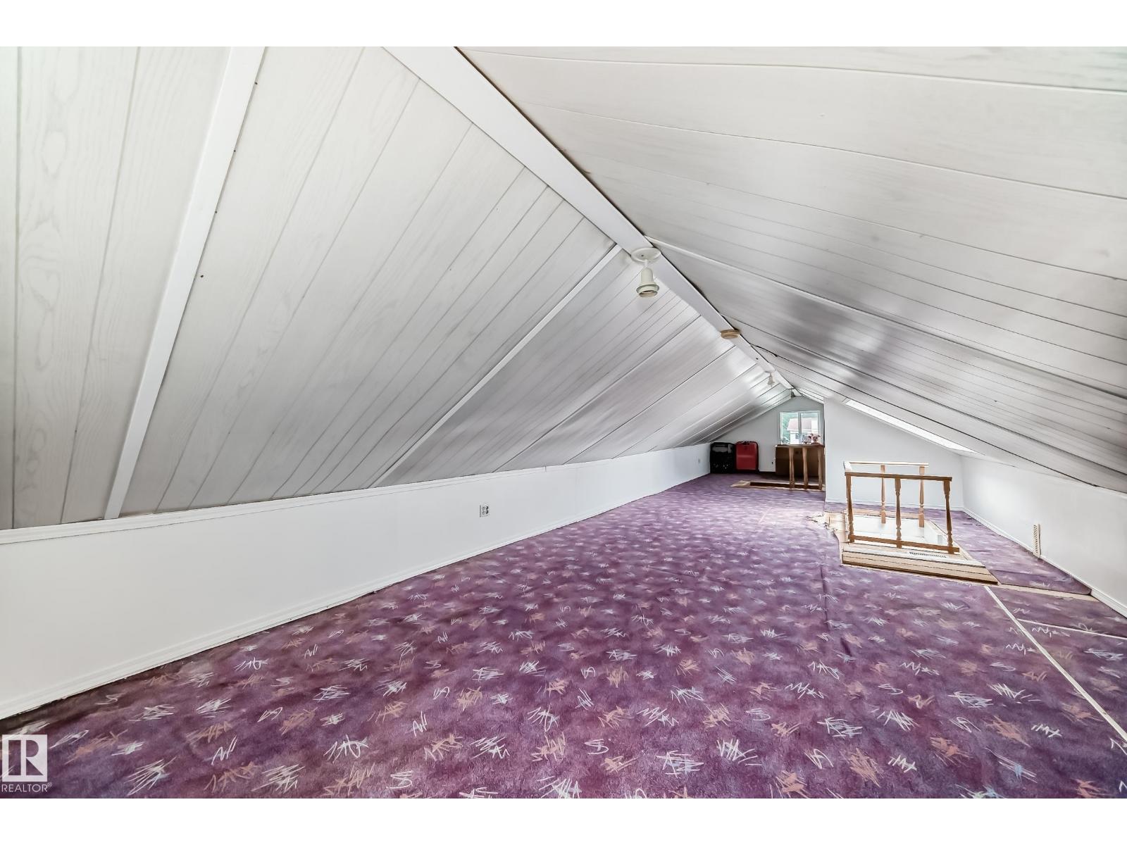 Single Family House for Sale in   ST NW Edmonton 