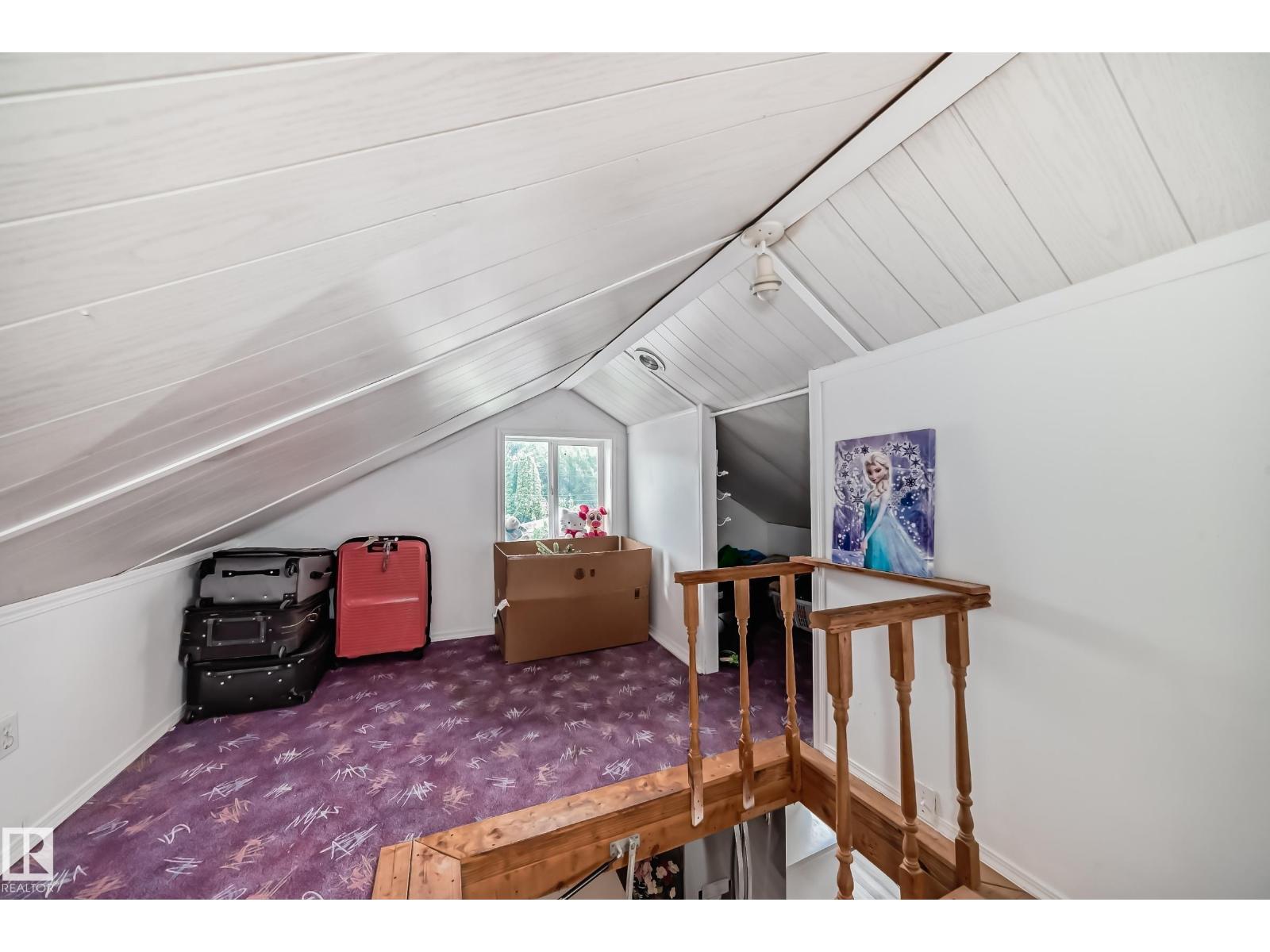 Single Family House for Sale in   ST NW Edmonton 