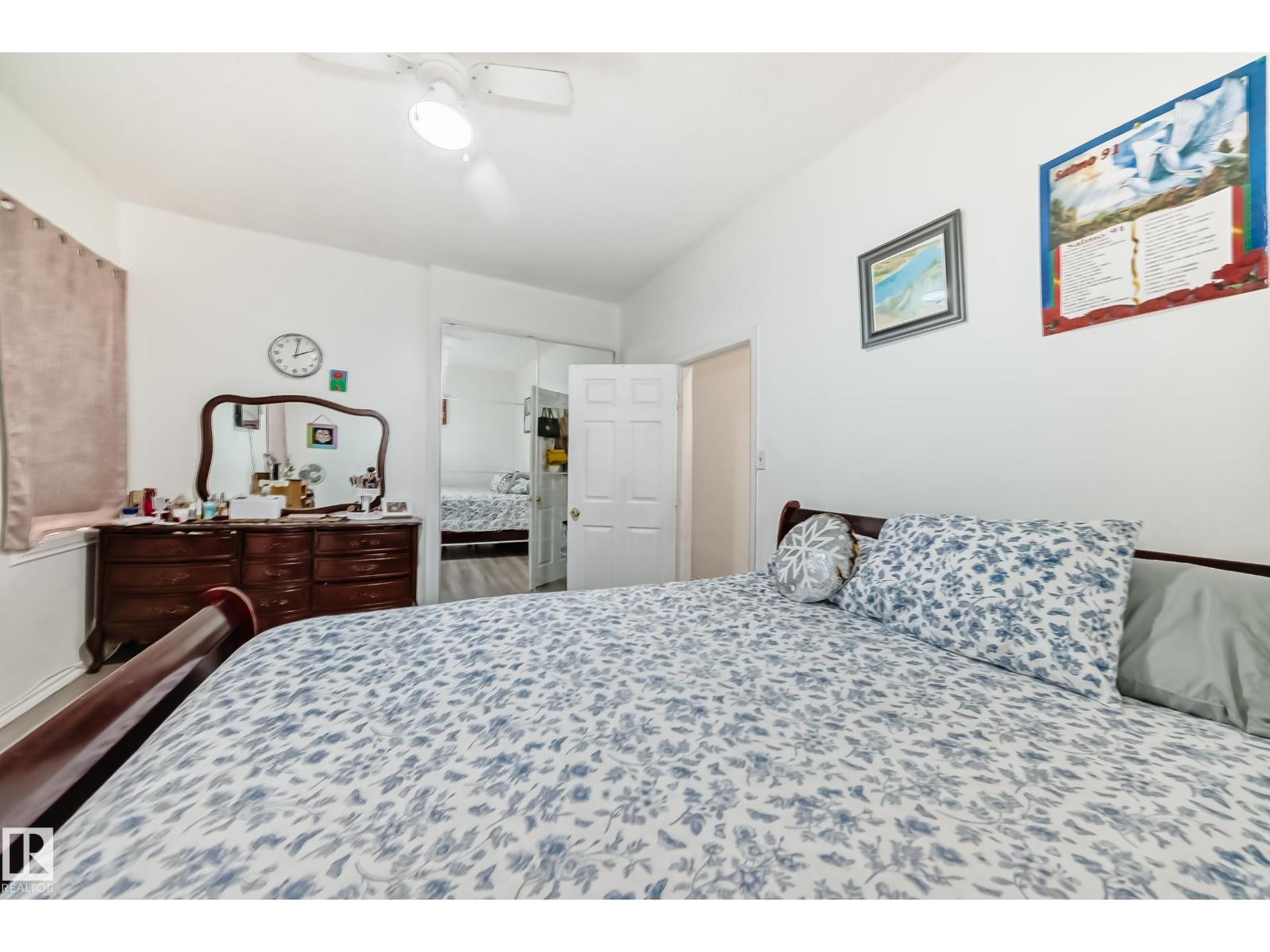 Single Family House for Sale in   ST NW Edmonton 