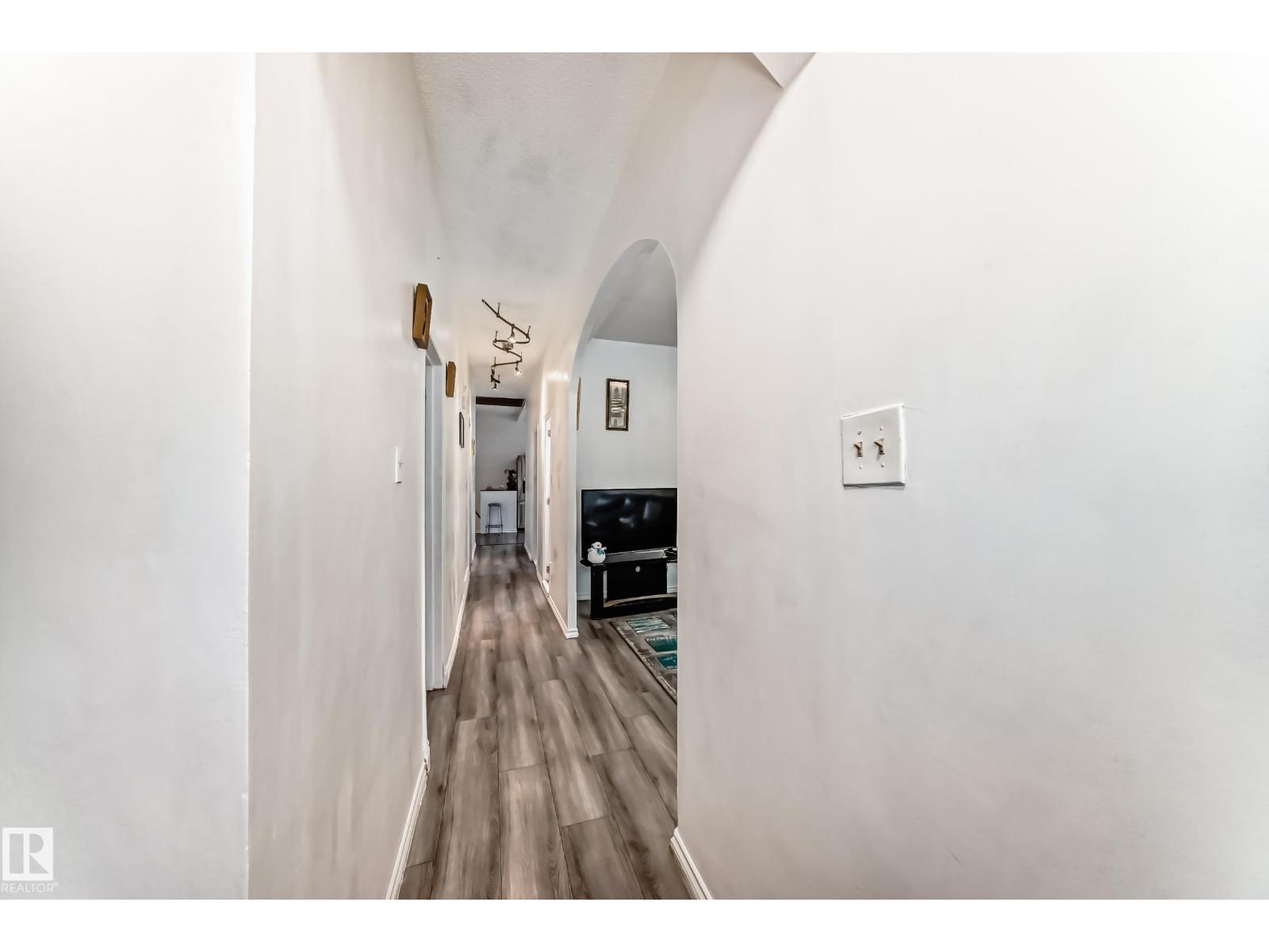 Single Family House for Sale in   ST NW Edmonton 