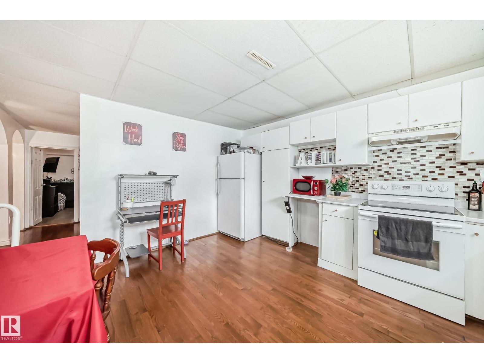 Single Family House for Sale in   ST NW Edmonton 