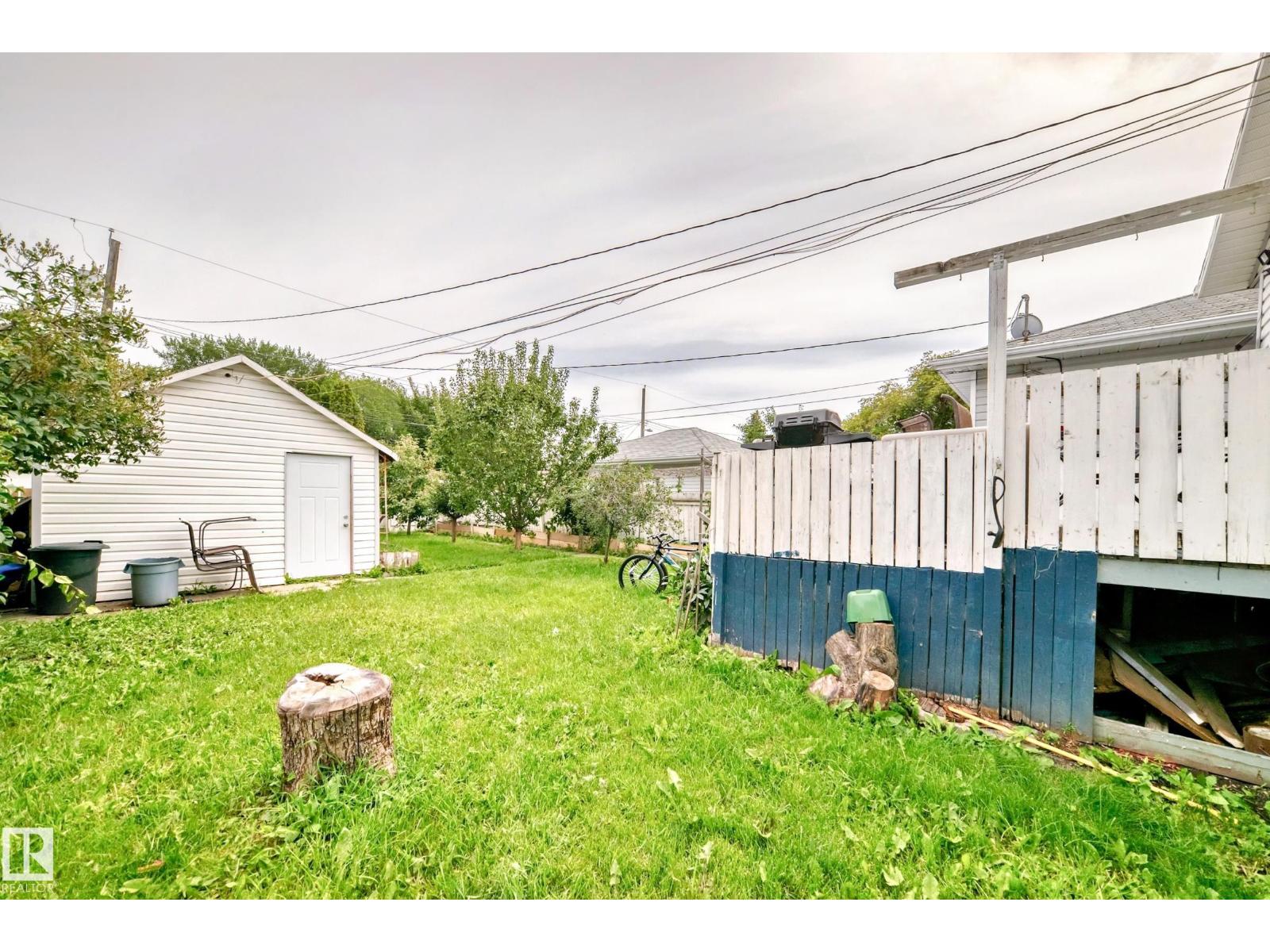 Single Family House for Sale in   ST NW Edmonton 