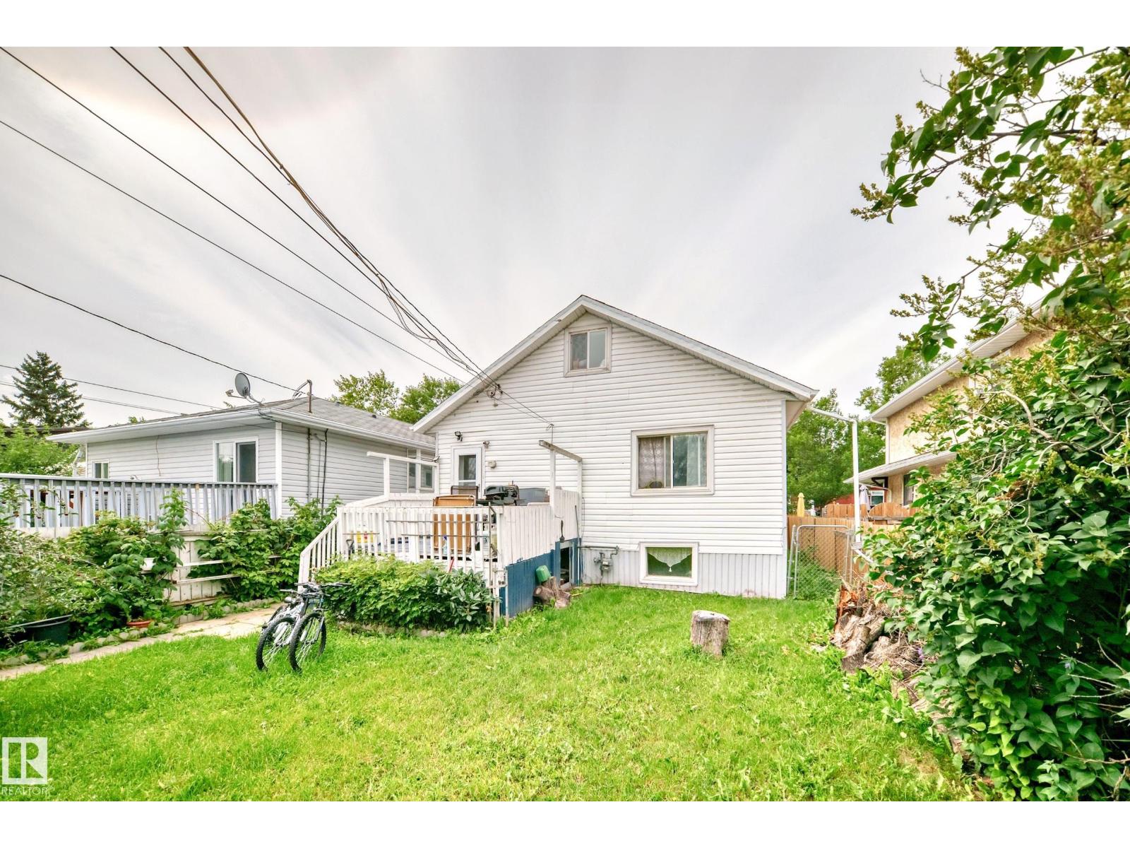 Single Family House for Sale in   ST NW Edmonton 