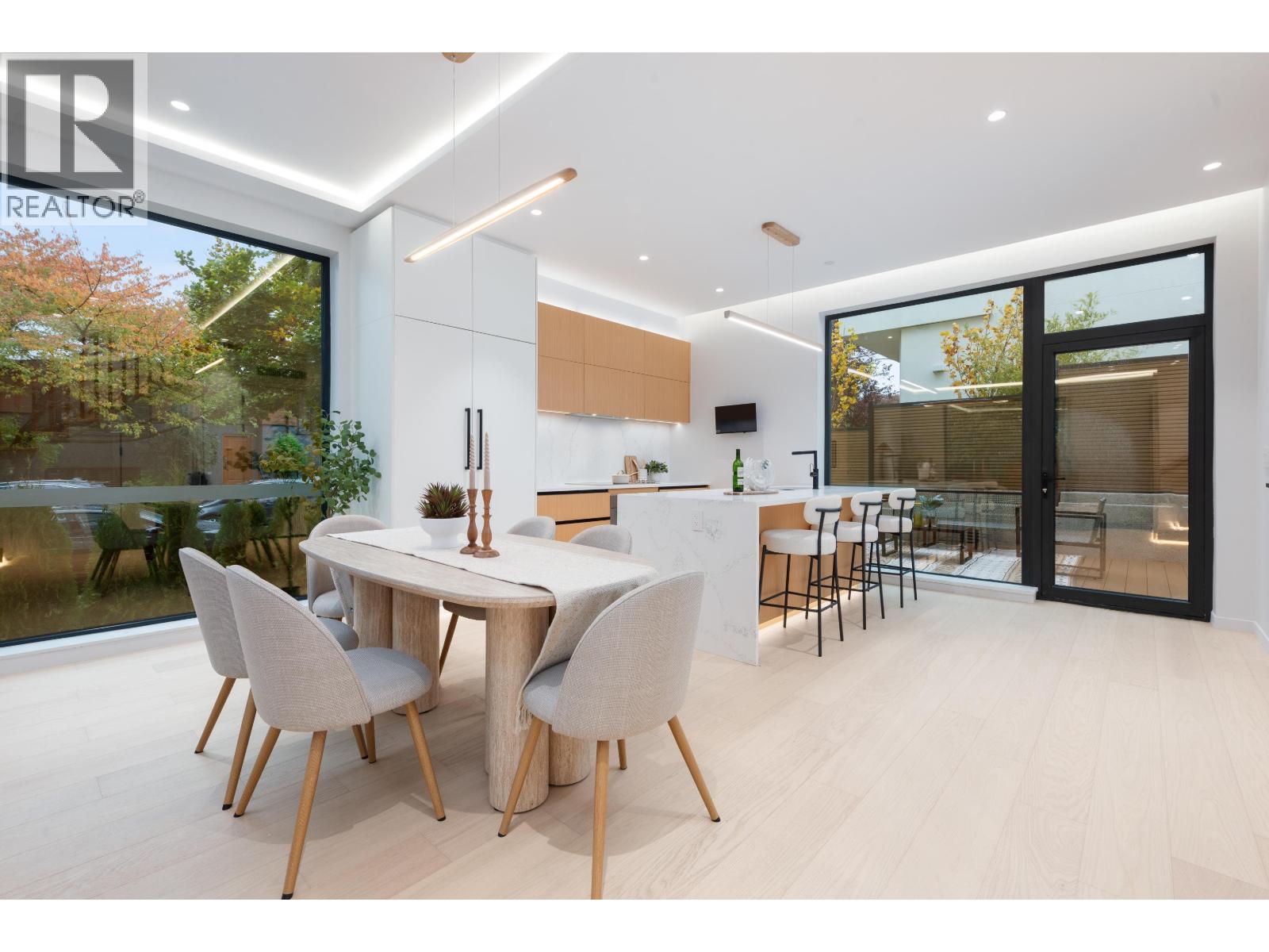 2 1595 W 66TH AVENUE, Vancouver