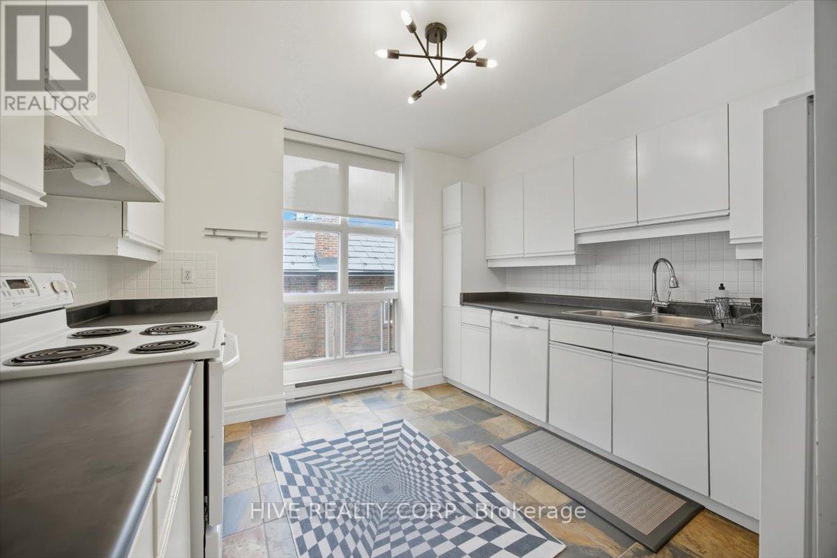 #D 957 BROADVIEW AVENUE - 17