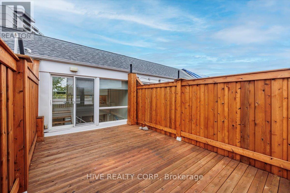 #D 957 BROADVIEW AVENUE - 38