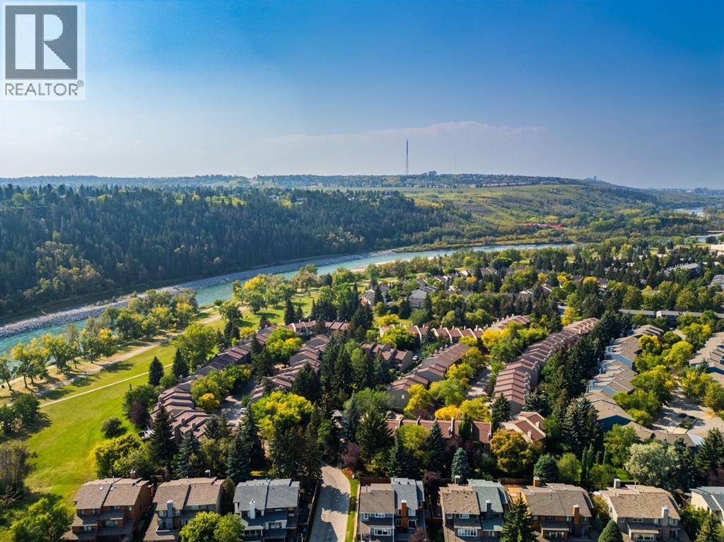 Single Family House 4 Level for Sale in  Point Mckay Court NW Point McKay Calgary 