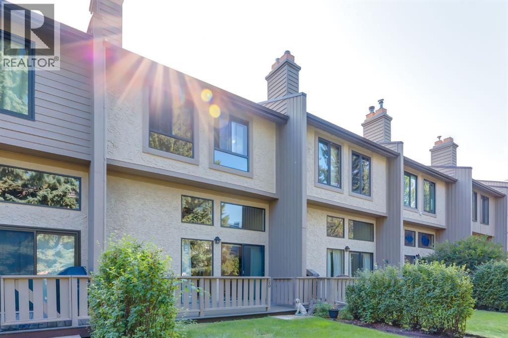 Single Family House 4 Level for Sale in  Point Mckay Court NW Point McKay Calgary 