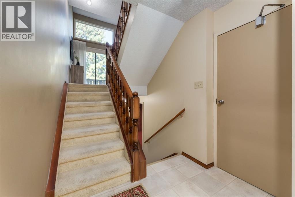 Single Family House 4 Level for Sale in  Point Mckay Court NW Point McKay Calgary 