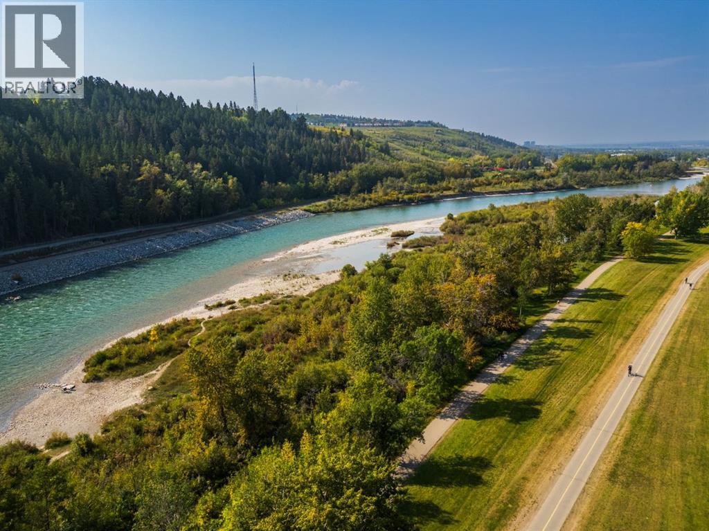 Single Family House 4 Level for Sale in  Point Mckay Court NW Point McKay Calgary 