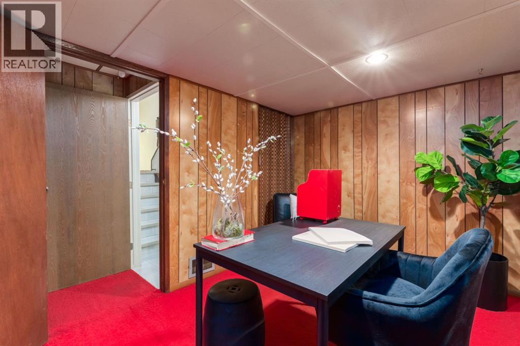 Single Family House 4 Level for Sale in  Point Mckay Court NW Point McKay Calgary 