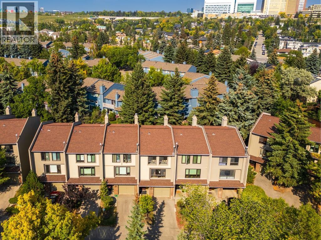 Single Family House 4 Level for Sale in  Point Mckay Court NW Point McKay Calgary 