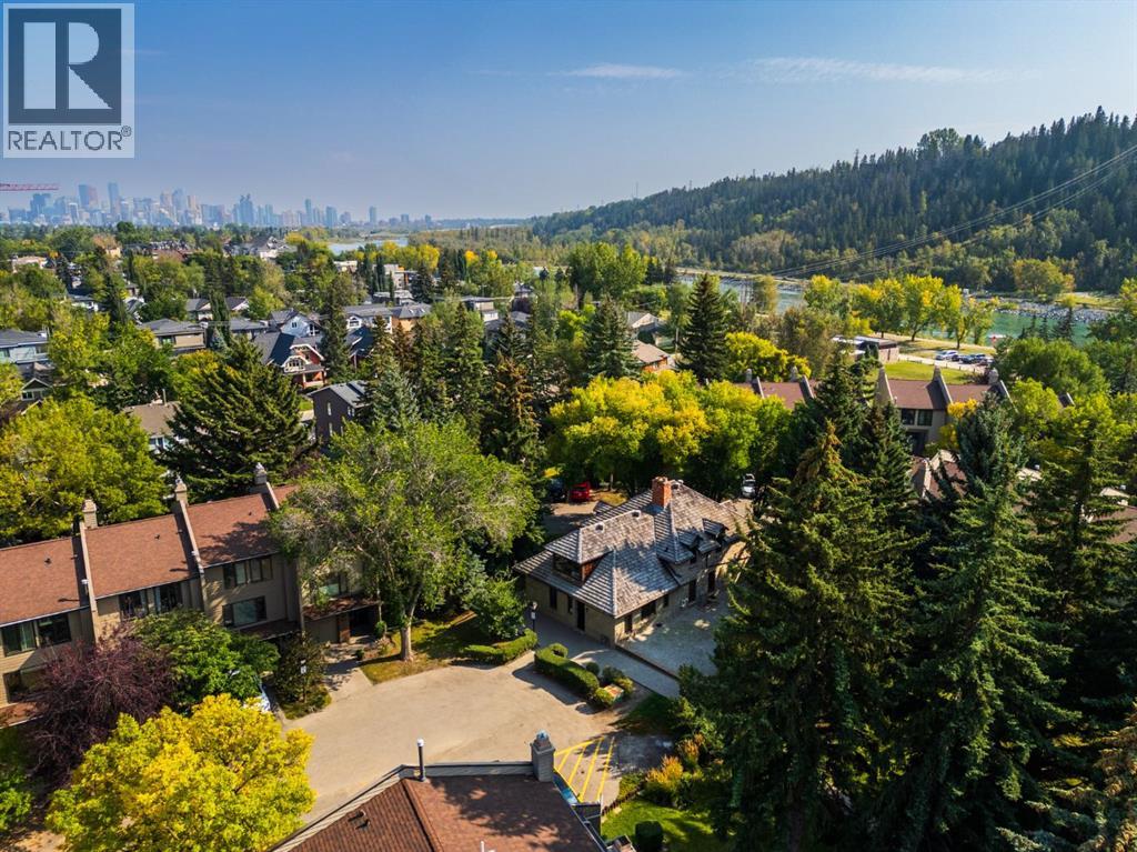 Single Family House 4 Level for Sale in  Point Mckay Court NW Point McKay Calgary 