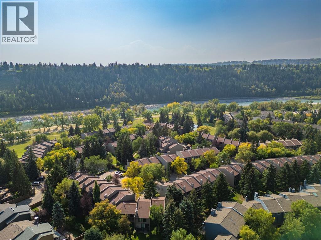 Single Family House 4 Level for Sale in  Point Mckay Court NW Point McKay Calgary 