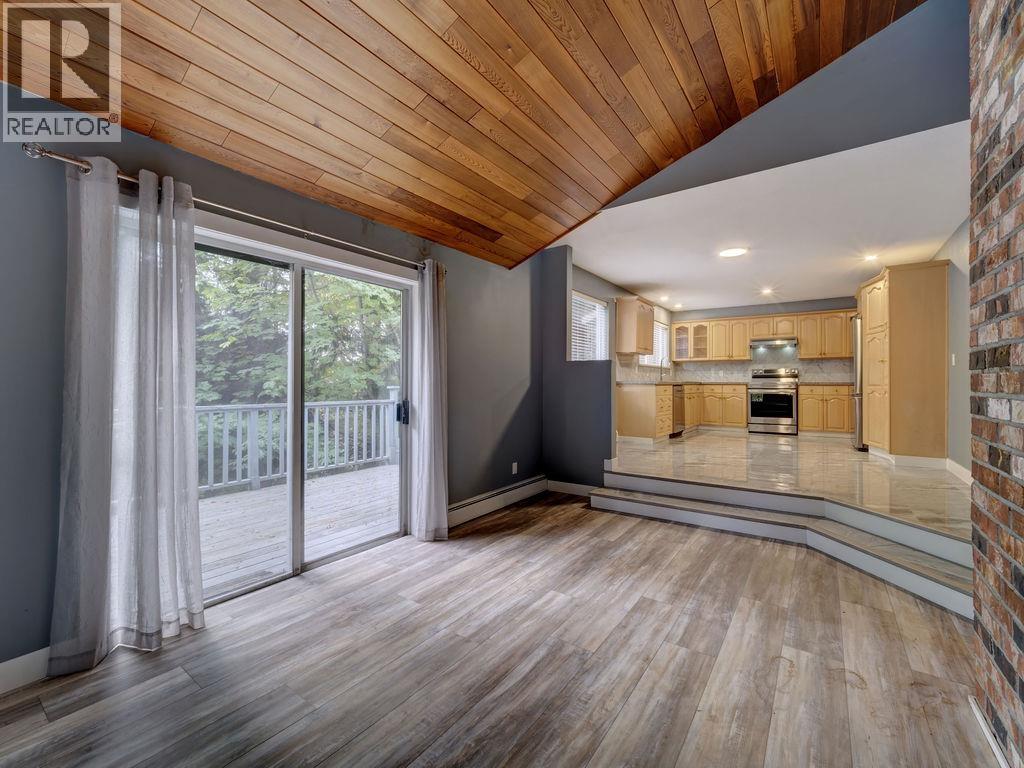 7462 REDROOFFS ROAD, Halfmoon Bay