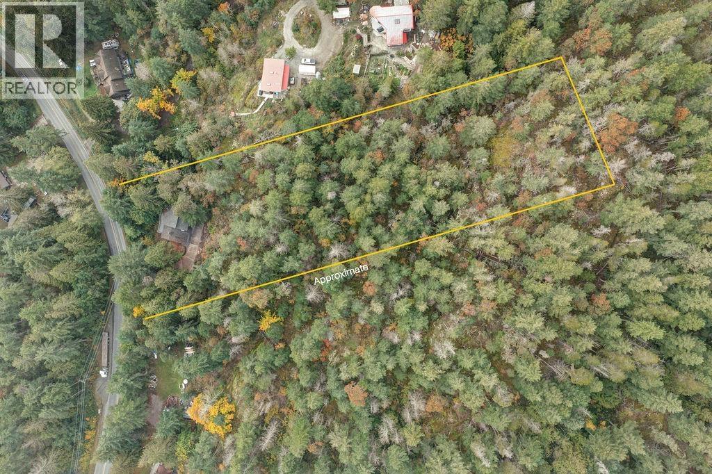 7462 REDROOFFS ROAD, Halfmoon Bay