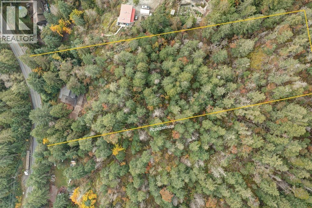 7462 REDROOFFS ROAD, Halfmoon Bay