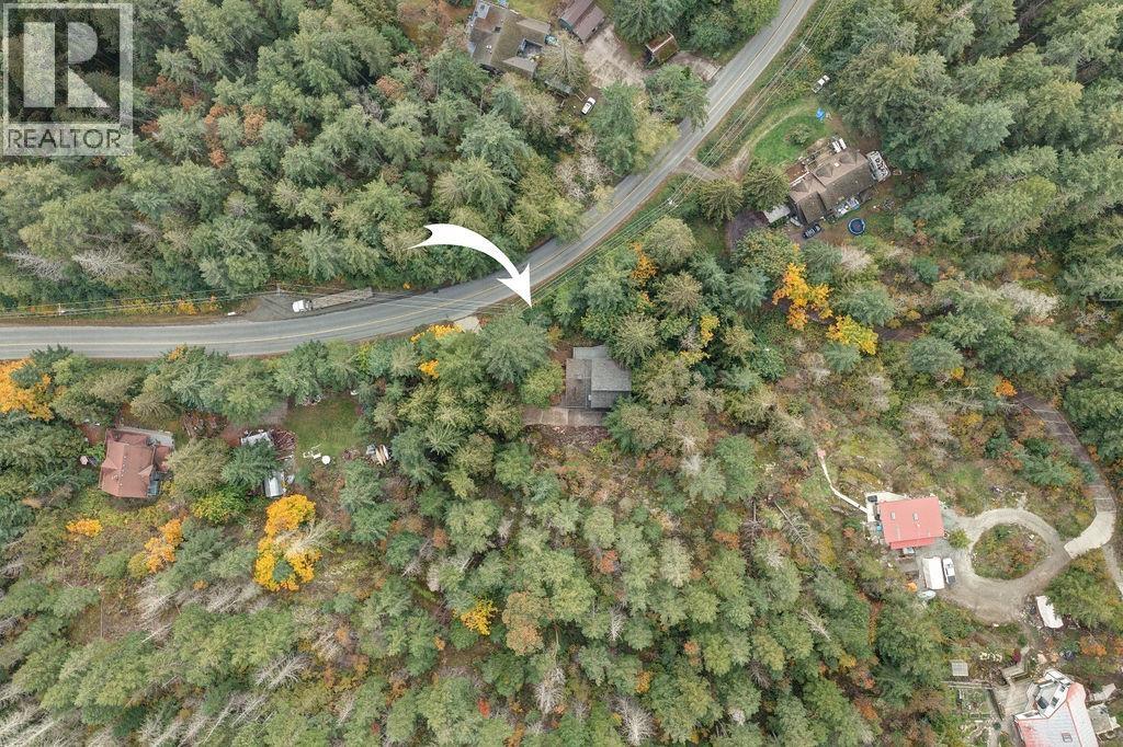 7462 REDROOFFS ROAD, Halfmoon Bay