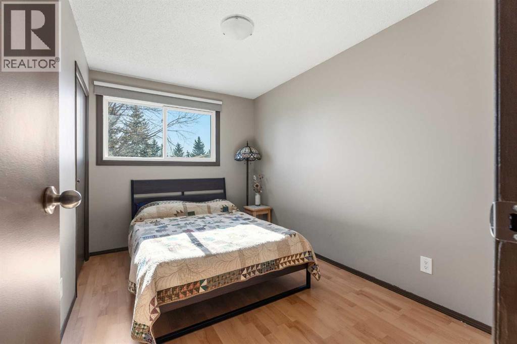 Single Family House for Sale in  Queensland Place SE Queensland Calgary 