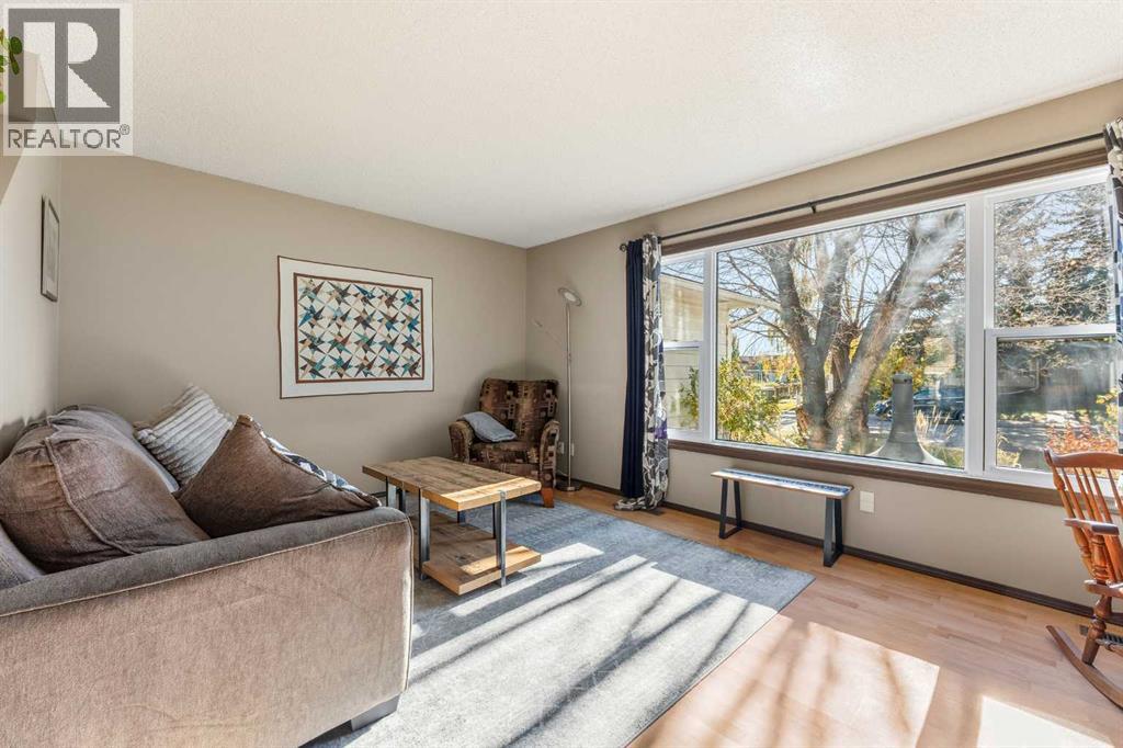 Single Family House for Sale in  Queensland Place SE Queensland Calgary 