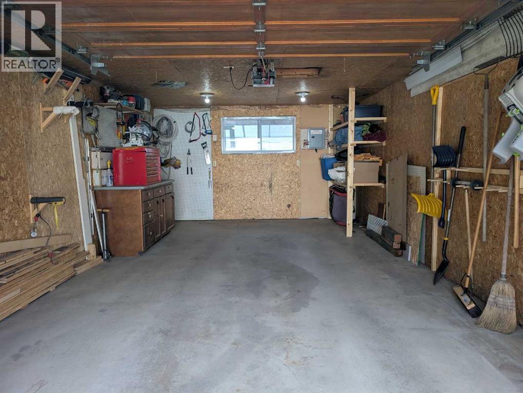 Single Family House for Sale in  Queensland Place SE Queensland Calgary 