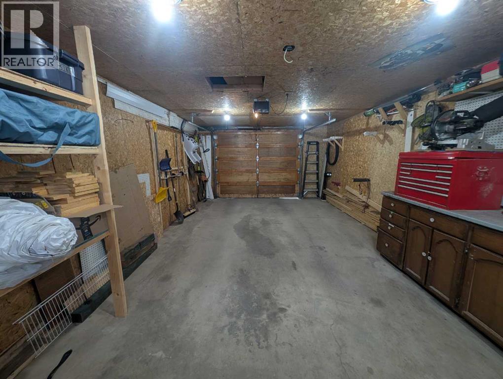 Single Family House for Sale in  Queensland Place SE Queensland Calgary 