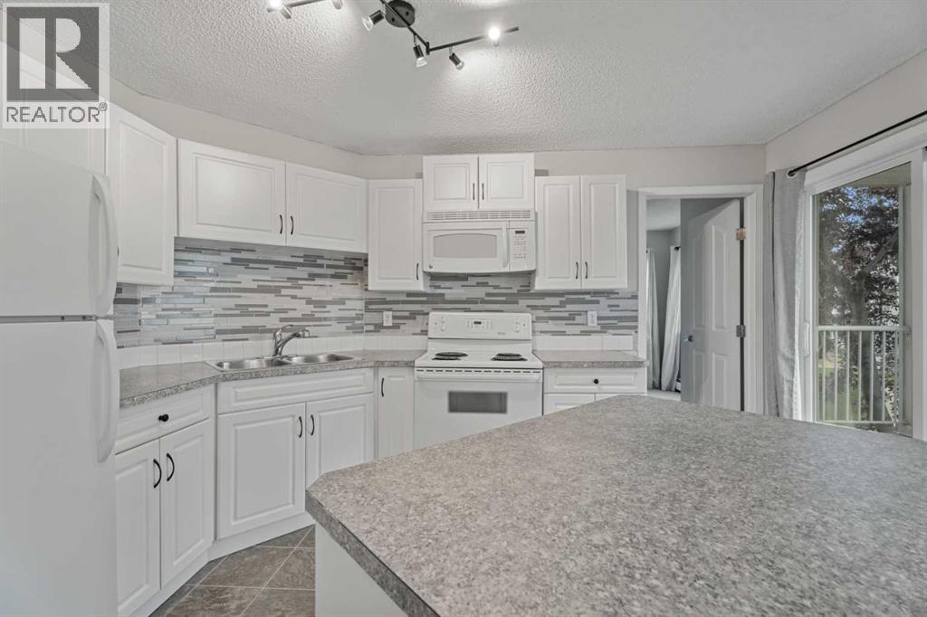 Single Family House for Sale in   Valleyview Park SE Dover Calgary 