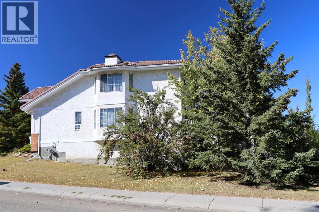 Single Family House for Sale in  Edgebank Place NW Edgemont Calgary 