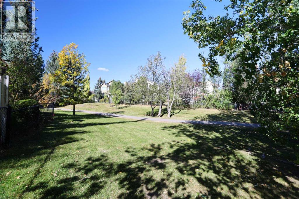 Single Family House for Sale in  Edgebank Place NW Edgemont Calgary 