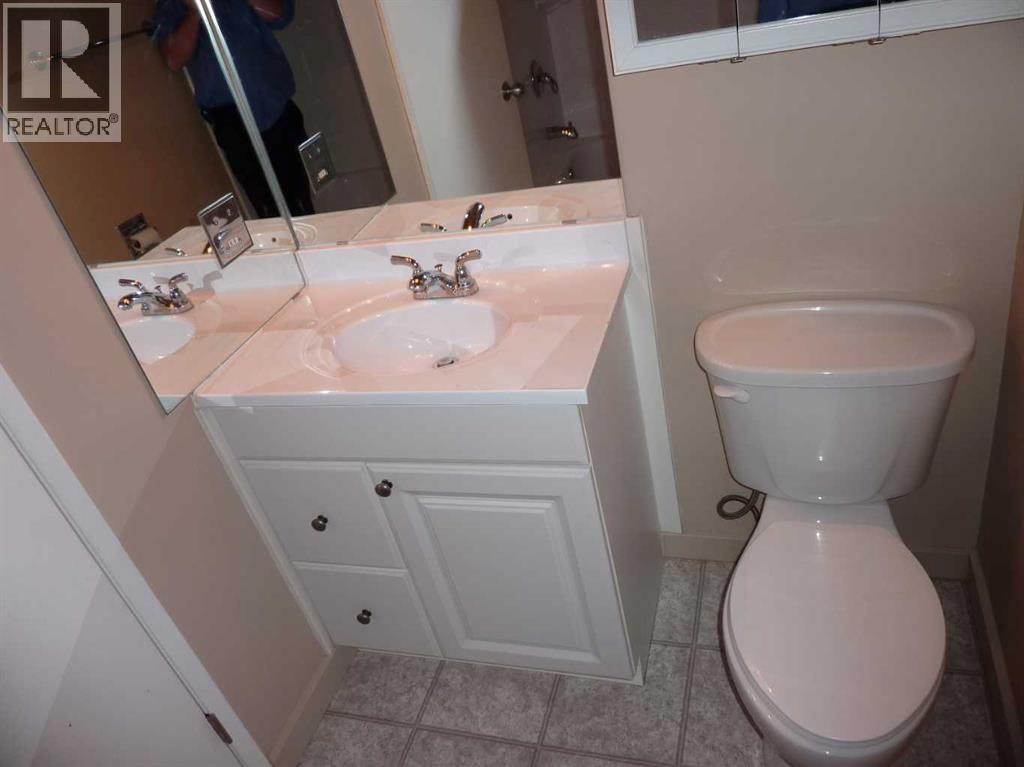 Multi-family House Bungalow for Sale in  /   Avenue SW North Glenmore Park Calgary 