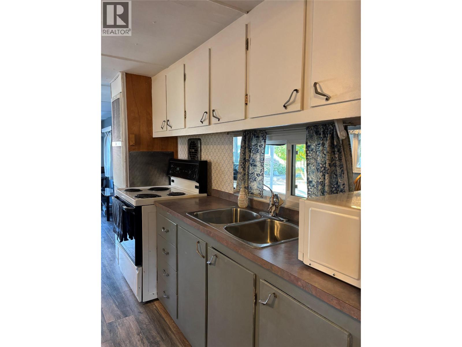 4 1132 Findlay Road, Kelowna