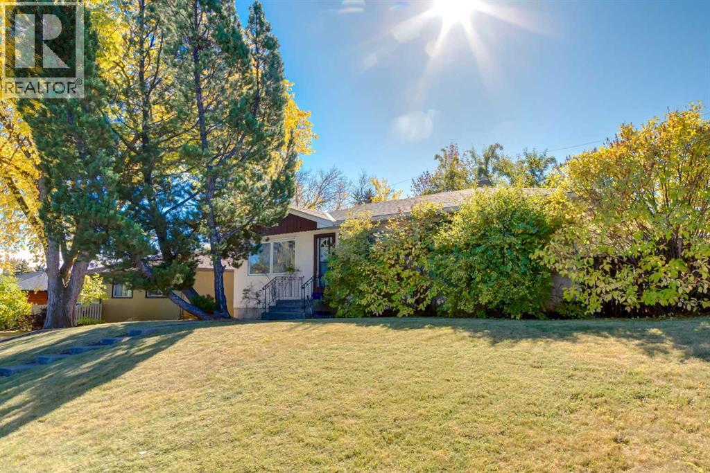 23 Klamath Place SW, Calgary, Alberta